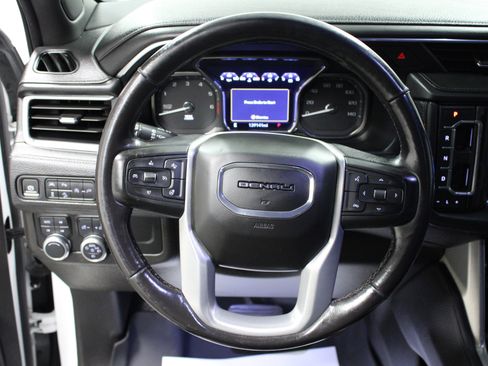 Used 2021 GMC Yukon XL Denali image 18