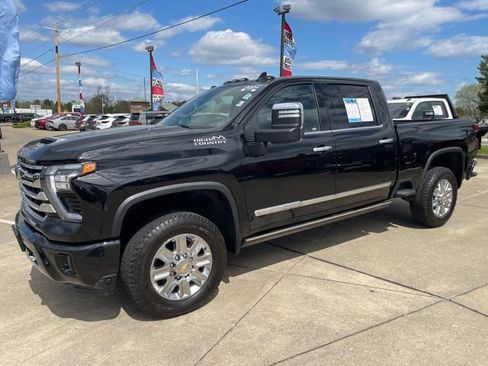 Certified 2024 Chevrolet Silverado 2500 High Country AWD/4WD image 2