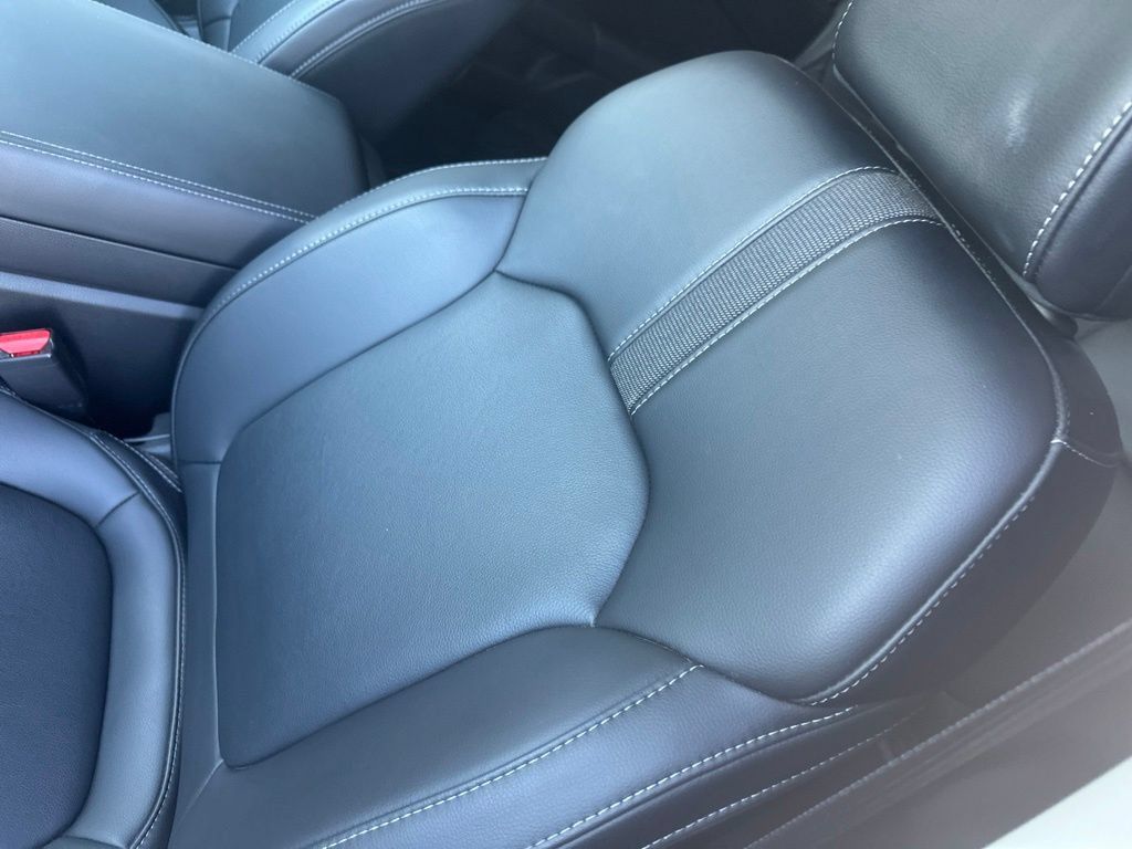 Used 2025 Honda Pilot EX-L image 4