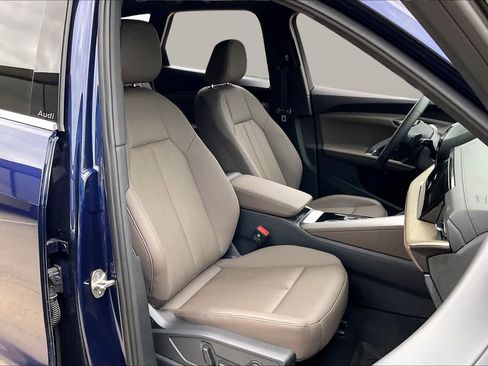 Used 2025 Audi Q5 Premium w/ Convenience Package AWD/4WD image 9