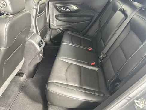 Used 2023 GMC Terrain SLT image 43