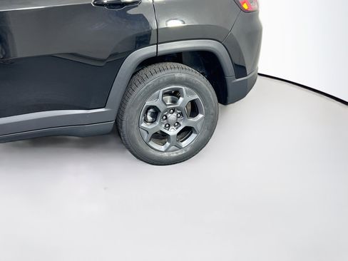 Used 2022 Jeep Compass Trailhawk w/ Trailhawk Convenience Group AWD/4WD image 28