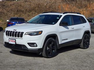 Used 2023 Jeep Cherokee Altitude Lux w/ Lux Elite Package video 2