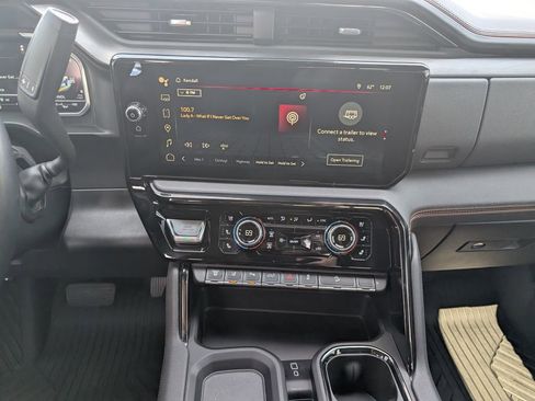 Used 2024 GMC Sierra 2500 AT4 w/ AT4 Premium Plus Package AWD/4WD image 19