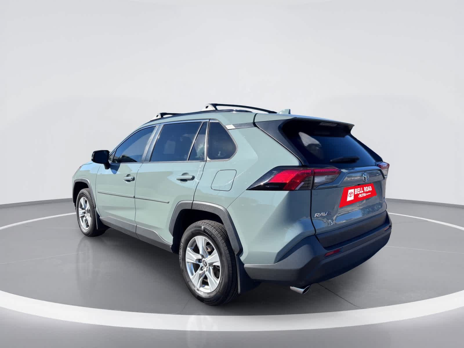 Used 2021 Toyota RAV4 XLE w/ Convenience Package AWD/4WD image 4