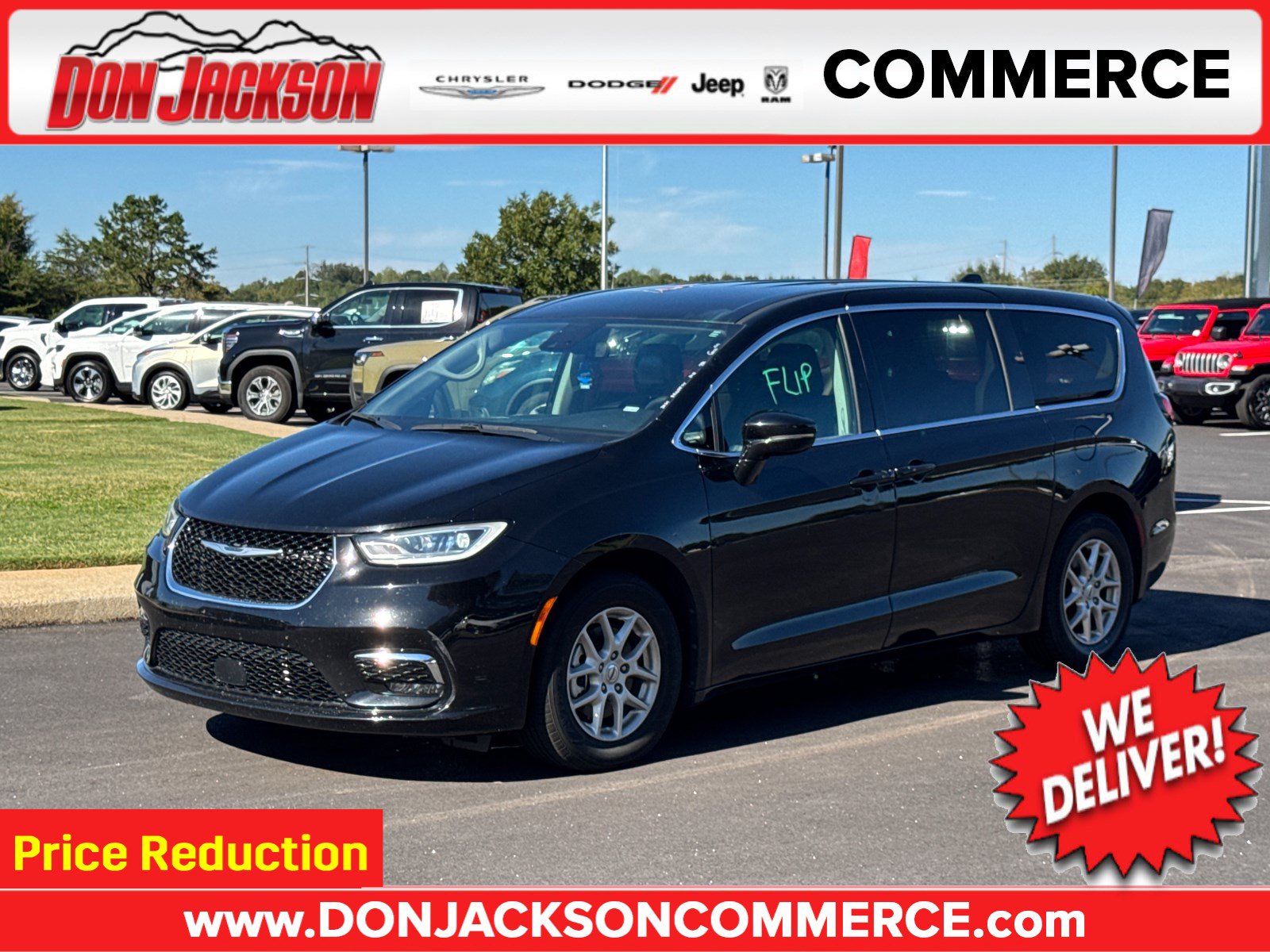 Used 2024 Chrysler Pacifica Touring-L FWD image 1