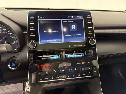 Used 2022 Toyota Avalon Touring w/ Advanced Safety Package image 16