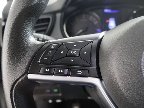 Used 2020 Nissan Rogue Sport S image 37