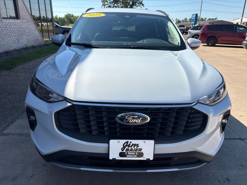 New 2025 Ford Escape PHEV image 6