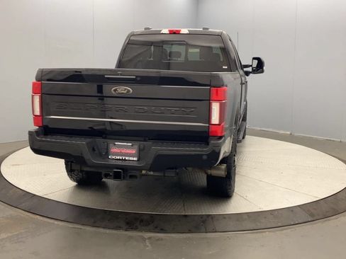 Used 2022 Ford F250 Lariat w/ Black Appearance Package AWD/4WD image 4