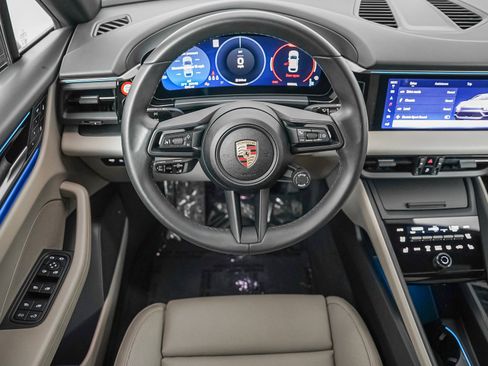 Certified 2025 Porsche Macan Electric RWD image 15
