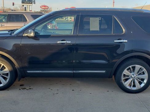 Used 2019 Ford Explorer Limited w/ Ford Safe & Smart Package image 5