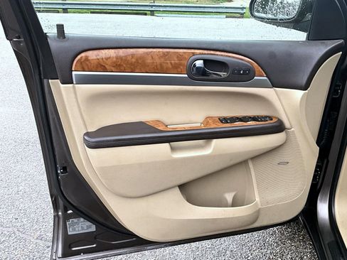 Used 2011 Buick Enclave CXL w/ LPO, Cargo Convenience Pkg image 10