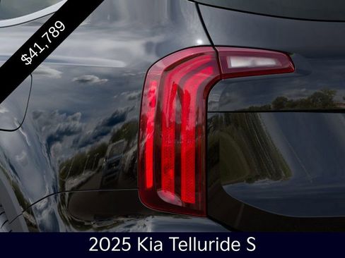 Certified 2025 Kia Telluride S image 11