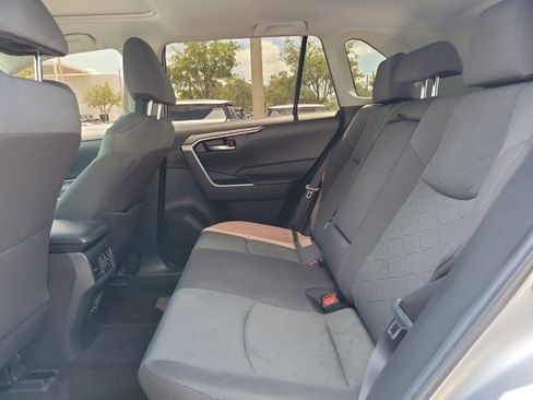 Used 2022 Toyota RAV4 XLE w/ Convenience Package AWD/4WD image 18