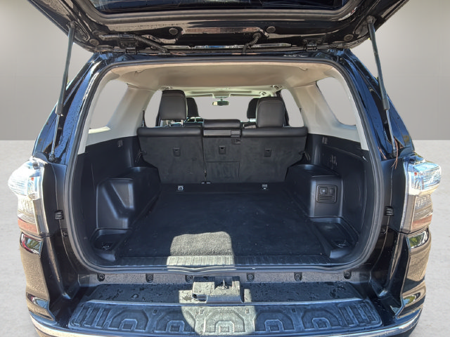Used 2016 Toyota 4Runner Limited AWD/4WD image 32
