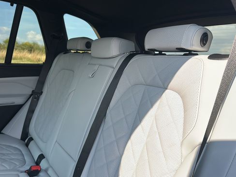 New 2026 BMW X5 M60i image 16