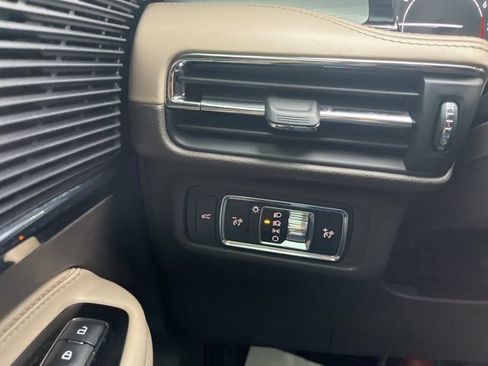 Used 2021 Lincoln Corsair Standard w/ Premium Package image 25