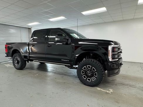 New 2026 Ford F250 Platinum w/ FX4 Off-Road Package image 3