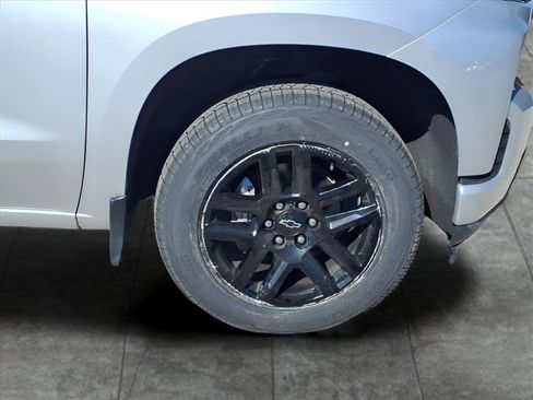 Used 2020 Chevrolet Silverado 1500 Custom w/ Infotainment Package image 9