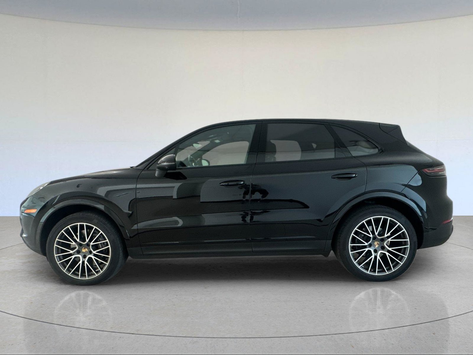 Certified 2023 Porsche Cayenne AWD/4WD image 2