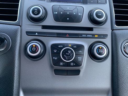 Used 2018 Ford Taurus SEL FWD image 23