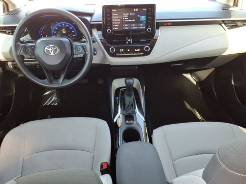 Certified 2022 Toyota Corolla LE w/ Carpet Mat Package (TMS) FWD image 11