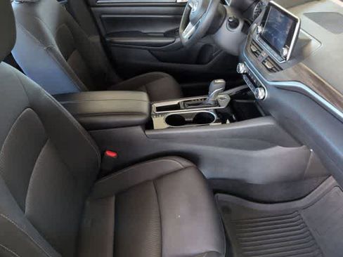 Used 2024 Nissan Altima 2.5 SV image 22
