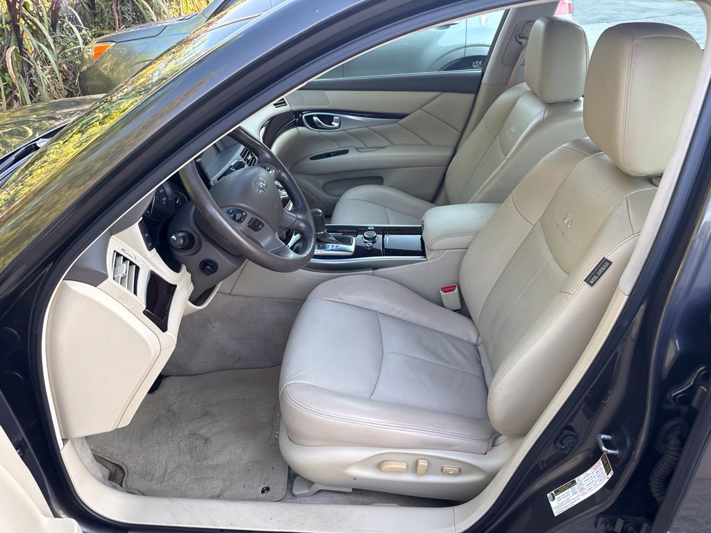 Used 2013 INFINITI M37 w/ Premium Pkg RWD image 9