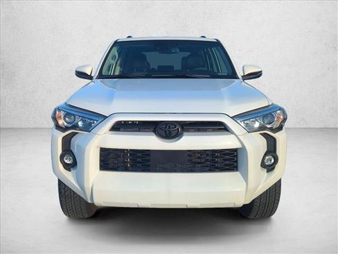 Used 2022 Toyota 4Runner SR5 Premium w/ Moonroof Package AWD/4WD image 2