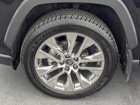 Used 2020 Toyota RAV4 XLE Premium w/ All Weather Liner Package FWD image 13