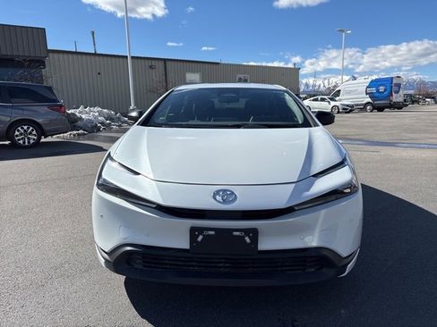 Used 2024 Toyota Prius LE image 9