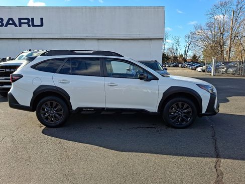 Used 2025 Subaru Outback Onyx Edition image 7