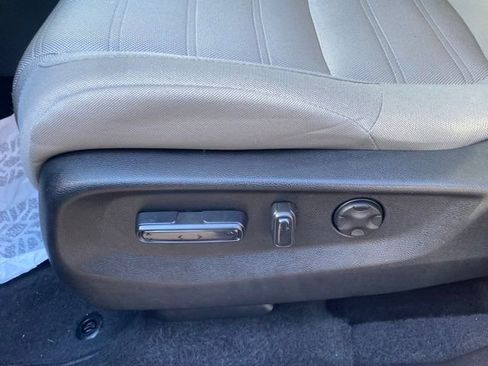 Used 2021 Honda CR-V EX image 15