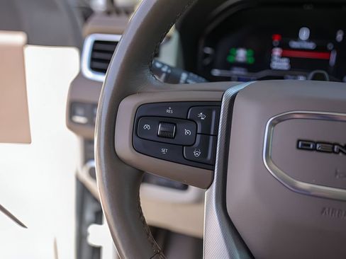 Used 2023 GMC Yukon Denali w/ Denali Reserve Package AWD/4WD image 14