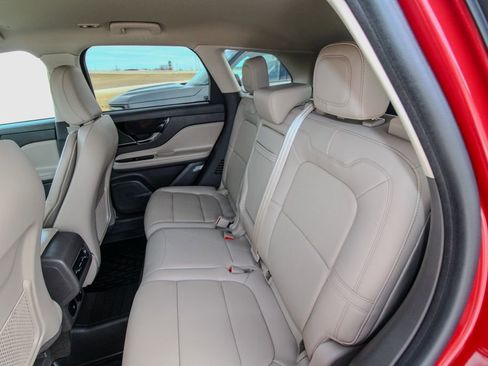 Used 2023 Lincoln Corsair Reserve image 9