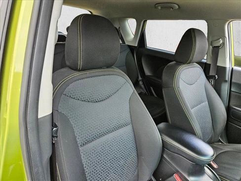 Used 2016 Kia Soul + FWD image 18