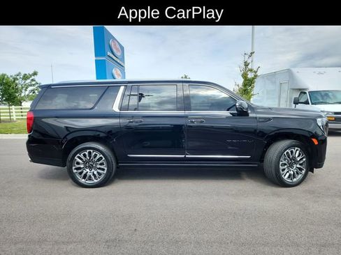Used 2024 GMC Yukon XL Denali Ultimate AWD/4WD image 10