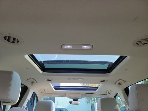 Used 2024 Buick Enclave Premium w/ Experience Buick Package FWD image 18
