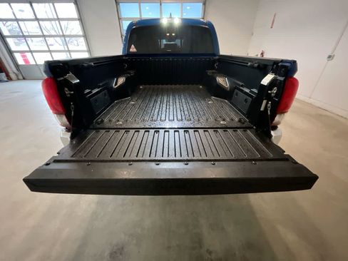 Used 2018 Toyota Tacoma SR5 image 23
