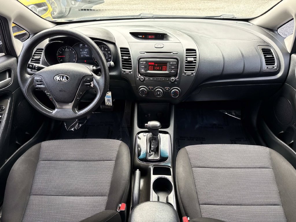 Used 2017 Kia Forte LX FWD image 18