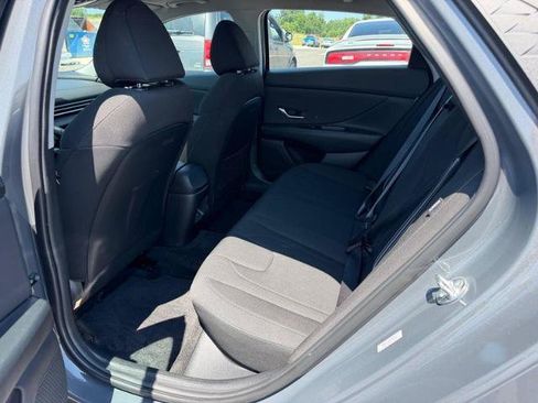 Used 2024 Hyundai Elantra SEL w/ Convenience Package FWD image 9