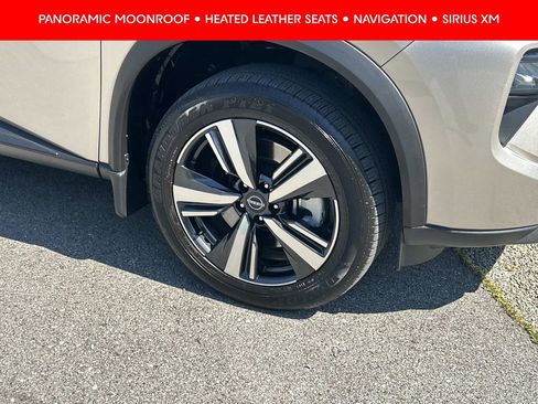 Certified 2025 Nissan Rogue SL w/ Tech Package AWD/4WD image 9