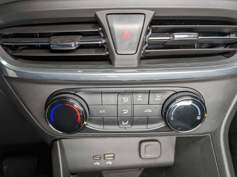 Used 2024 Buick Encore GX Preferred image 31