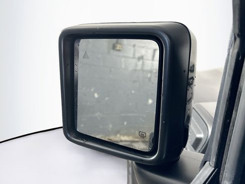Used 2023 Jeep Wrangler Unlimited Sahara AWD/4WD image 16