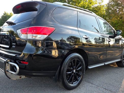 Used 2014 Nissan Pathfinder SV AWD/4WD image 15