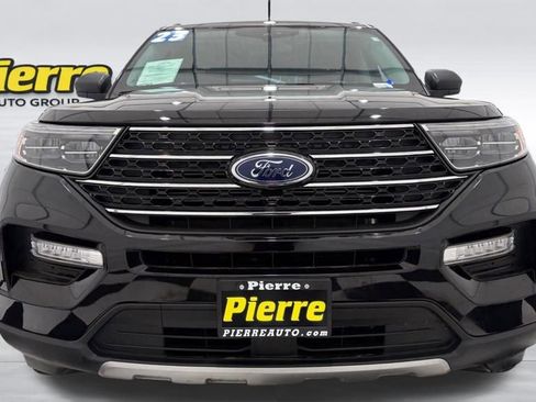 Used 2023 Ford Explorer XLT w/ Equipment Group 202A image 7