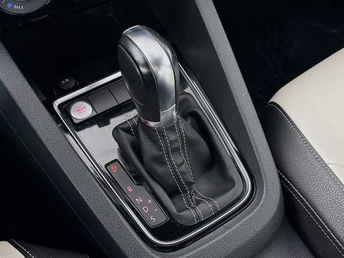 Used 2015 Volkswagen Jetta Sport image 17