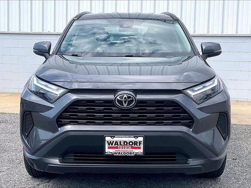 Used 2024 Toyota RAV4 XLE FWD image 3