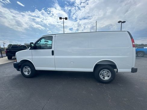 New 2025 Chevrolet Express 3500 w/ Driver Convenience Package RWD image 9